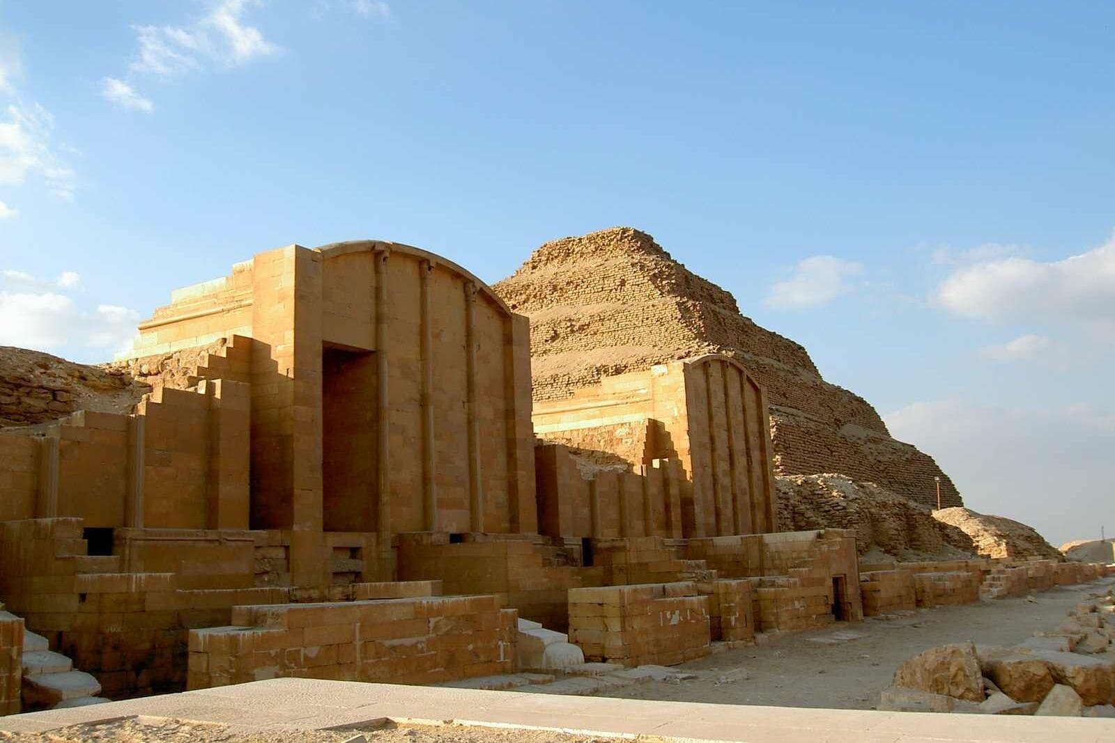 Private tour to Pyramids, Memphis and Sakkara ~