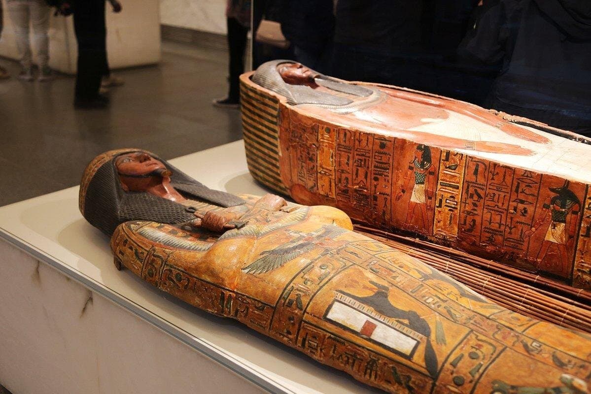 Private Day Tour to Giza Pyramids And Civilization Museum& Bazaar