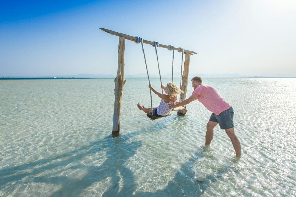 4 Hours Private Speedboat to Orange Bay & Hula Hula Island