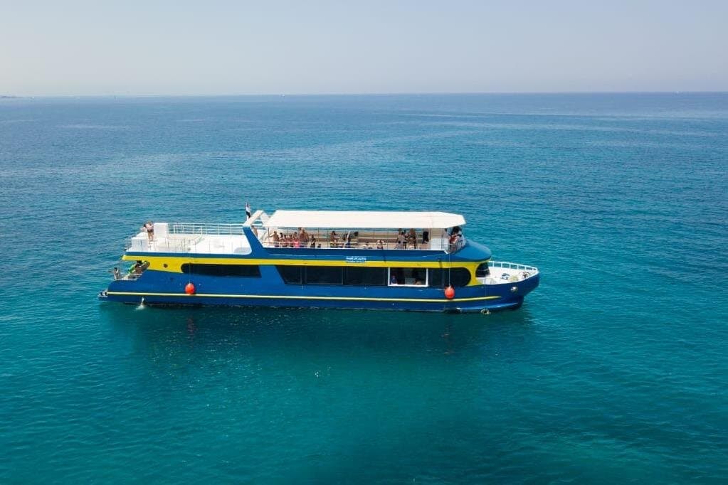 Semi Submarine and Snorkeling Sea Trip with Transfer – Hurghada