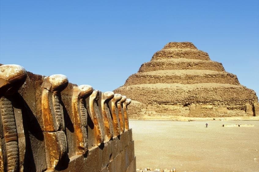 8-Hour Guided Tour to Giza Pyramids, Sphinx , Sakkara & Memphis