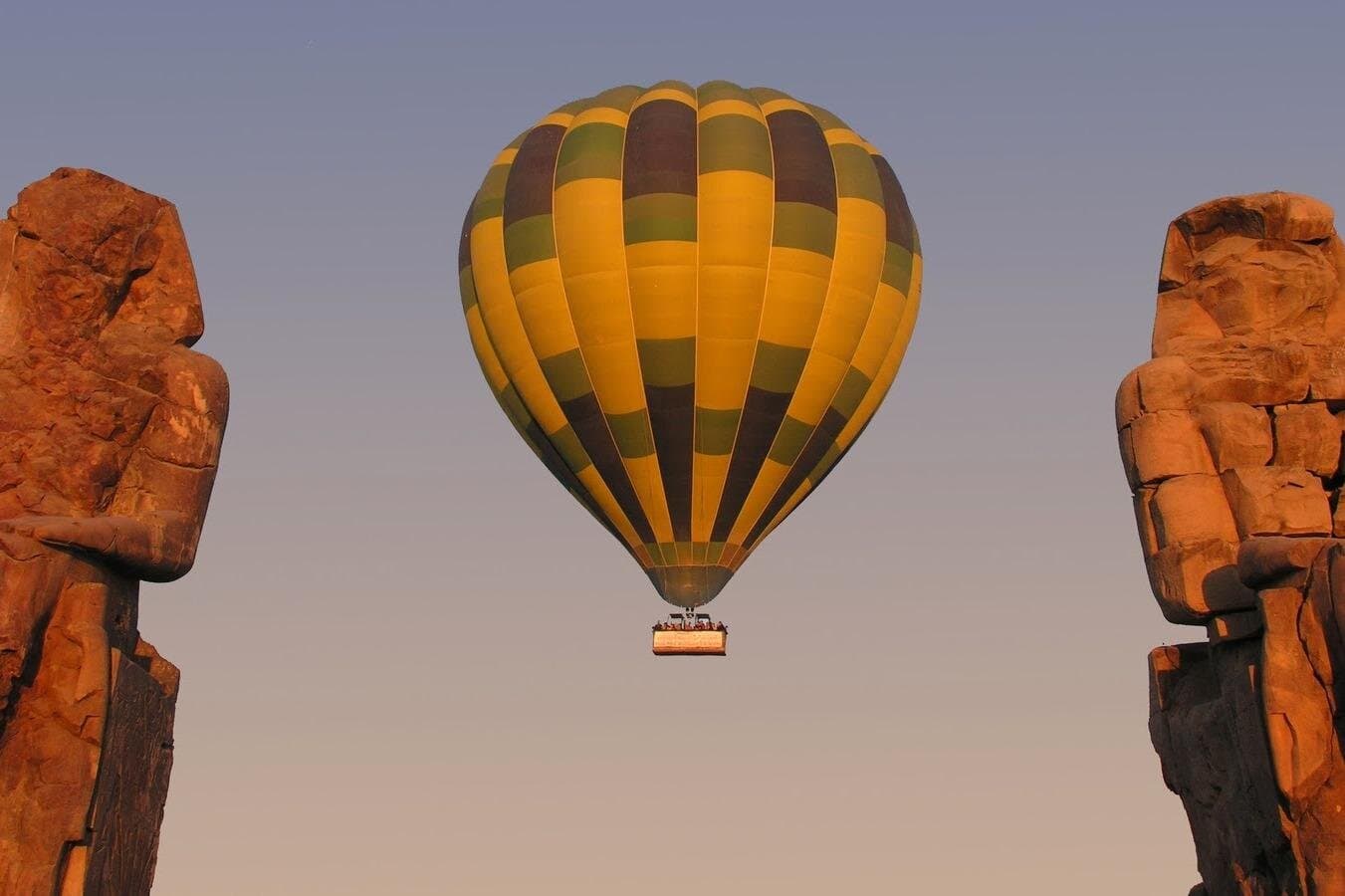 Luxor: Sunrise Hot Air Balloon Ride with Hotel Pickup