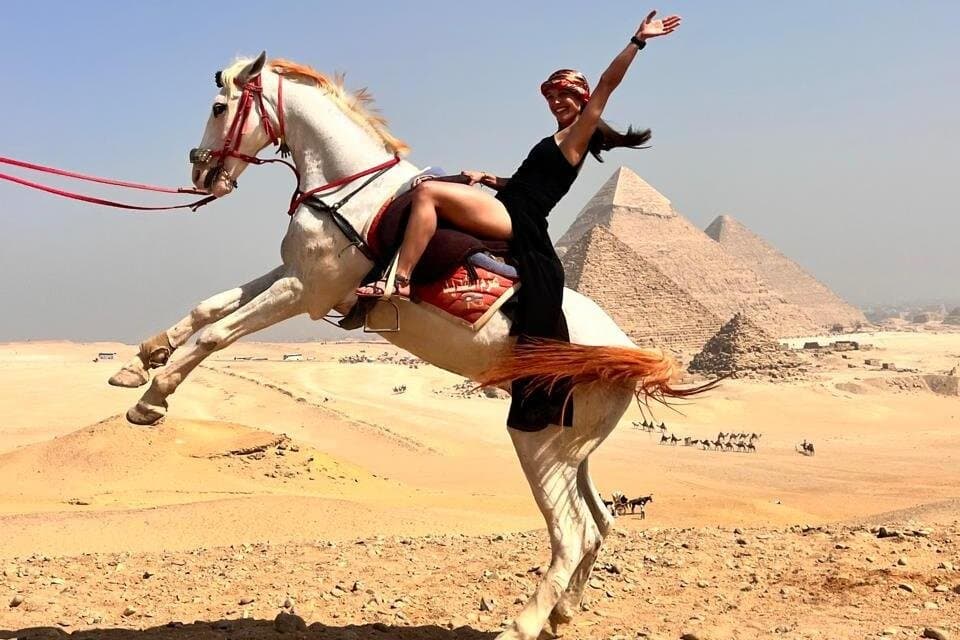 Guide on site Tour to Iconic Giza Pyramids and Great Sphinx